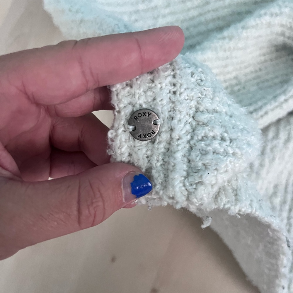 White Roxy Knot Back Sweater! - image 3